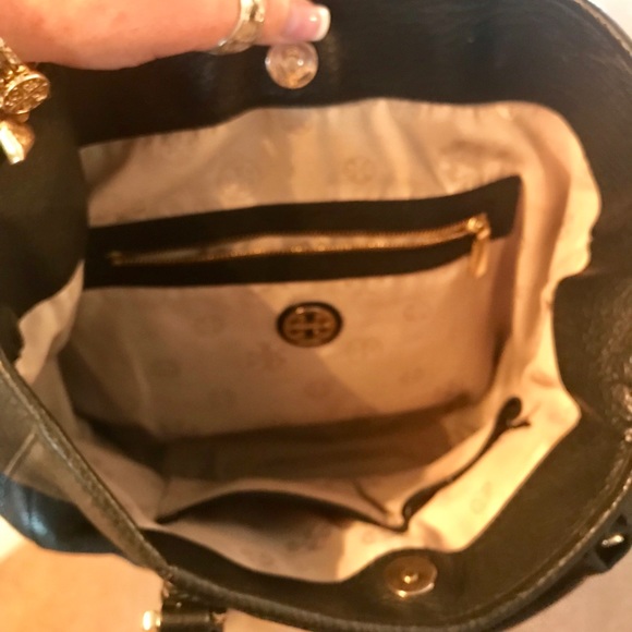 SOLD! TORY BURCH LG. AMANDA SATCHEL LEATHER BAG - Picture 7 of 8